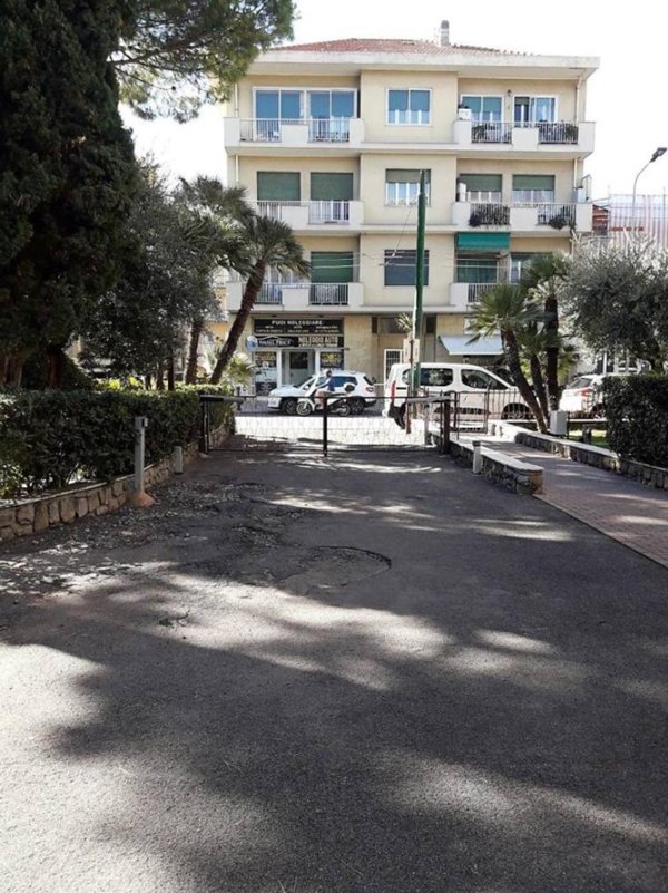 negozio in vendita a Bordighera
