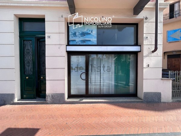 locale commerciale in vendita a Bordighera
