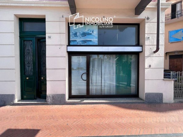locale commerciale in vendita a Bordighera