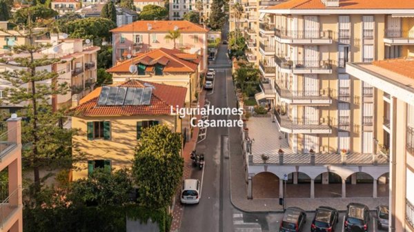 casa indipendente in vendita a Bordighera