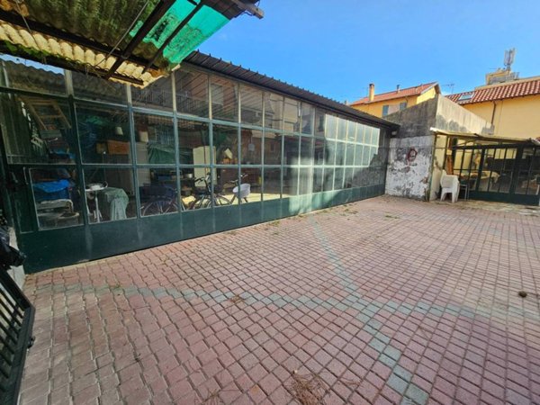negozio in vendita a Bordighera