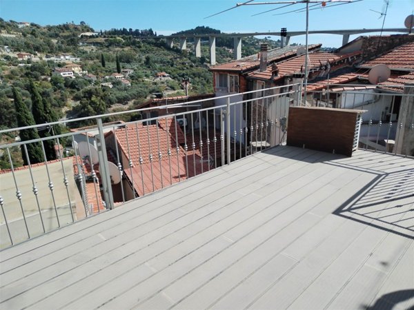 appartamento in vendita a Bordighera in zona Borghetto San Nicolò