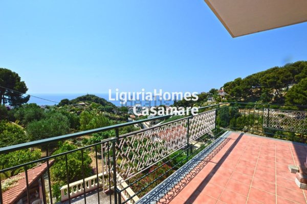 casa indipendente in vendita a Bordighera