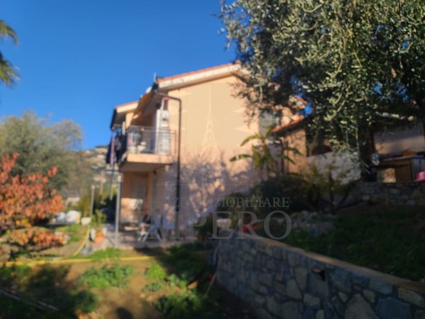 casa indipendente in vendita a Bordighera