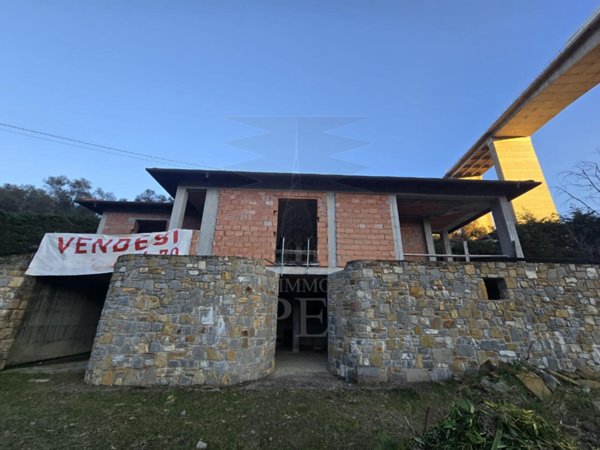 casa indipendente in vendita a Bordighera