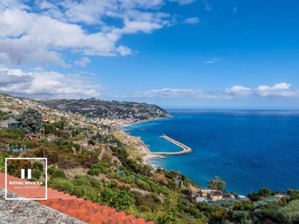 casa indipendente in vendita a Bordighera