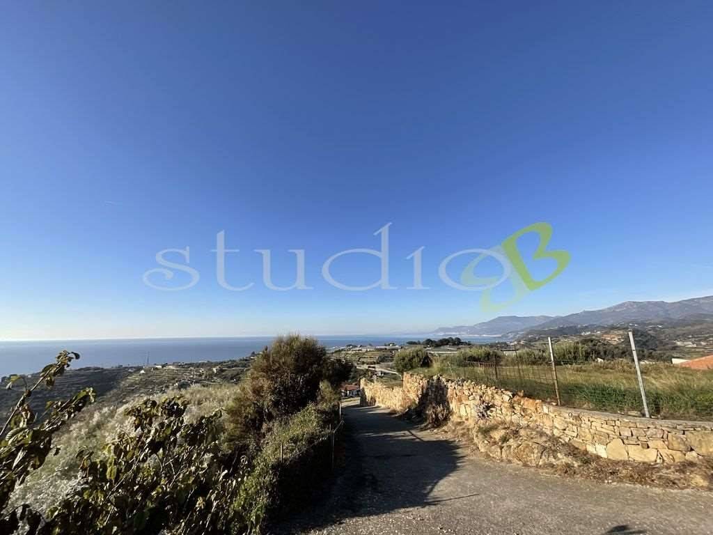casa indipendente in vendita a Bordighera