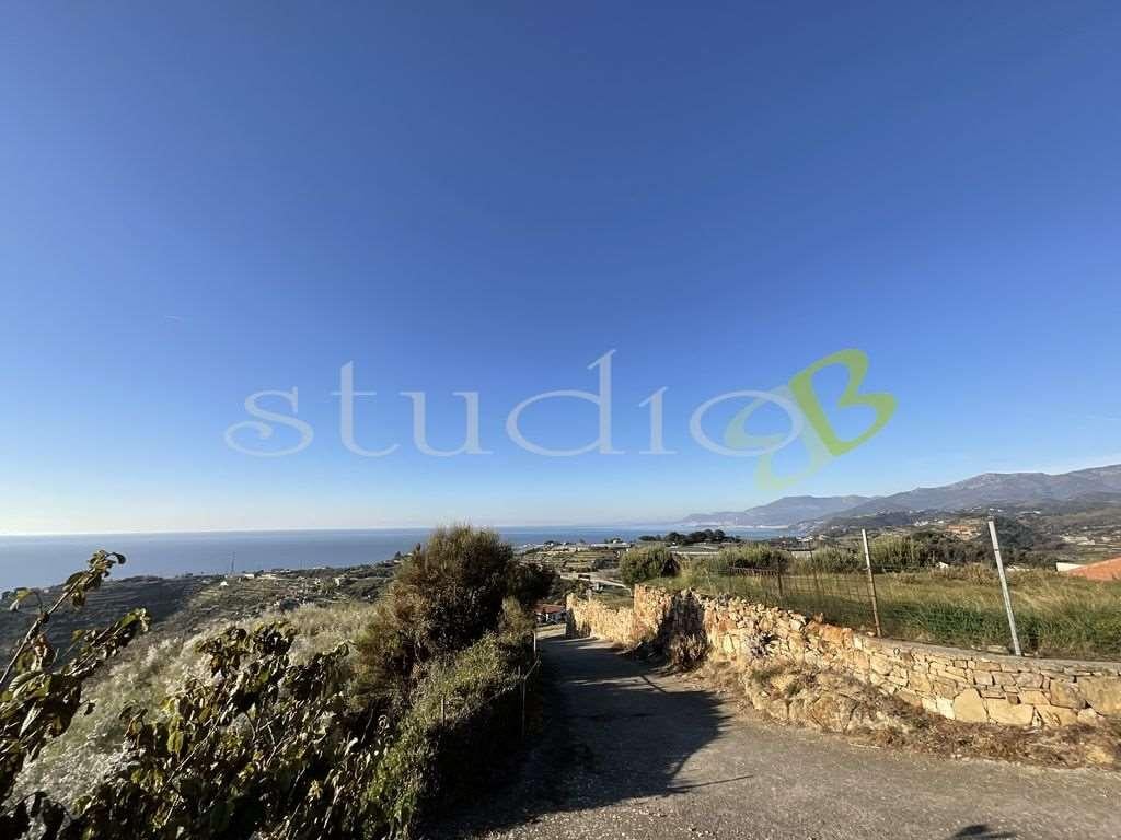 casale in vendita a Bordighera