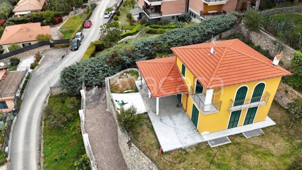 casa indipendente in vendita a Bordighera