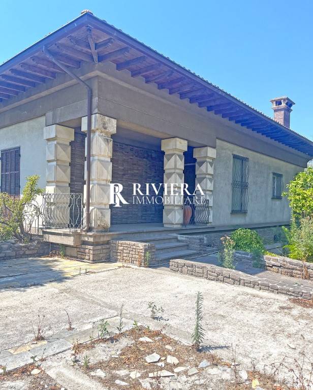 casa indipendente in vendita a Bordighera