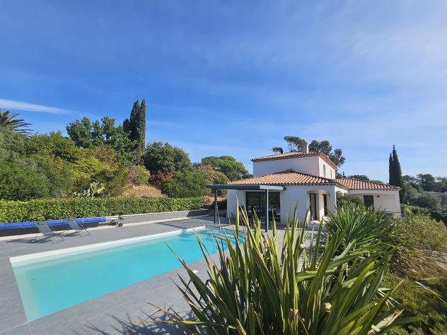 casa indipendente in vendita a Bordighera