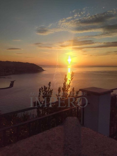 casa indipendente in vendita a Bordighera