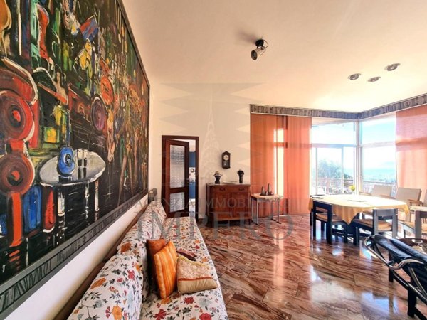 casa indipendente in vendita a Bordighera