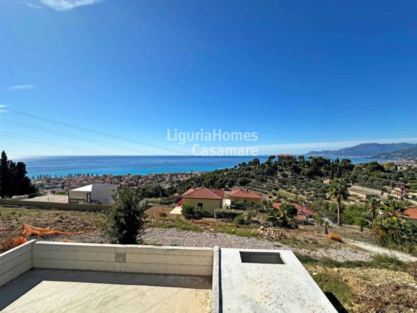 casa indipendente in vendita a Bordighera