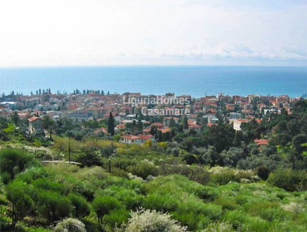 terreno edificabile in vendita a Bordighera