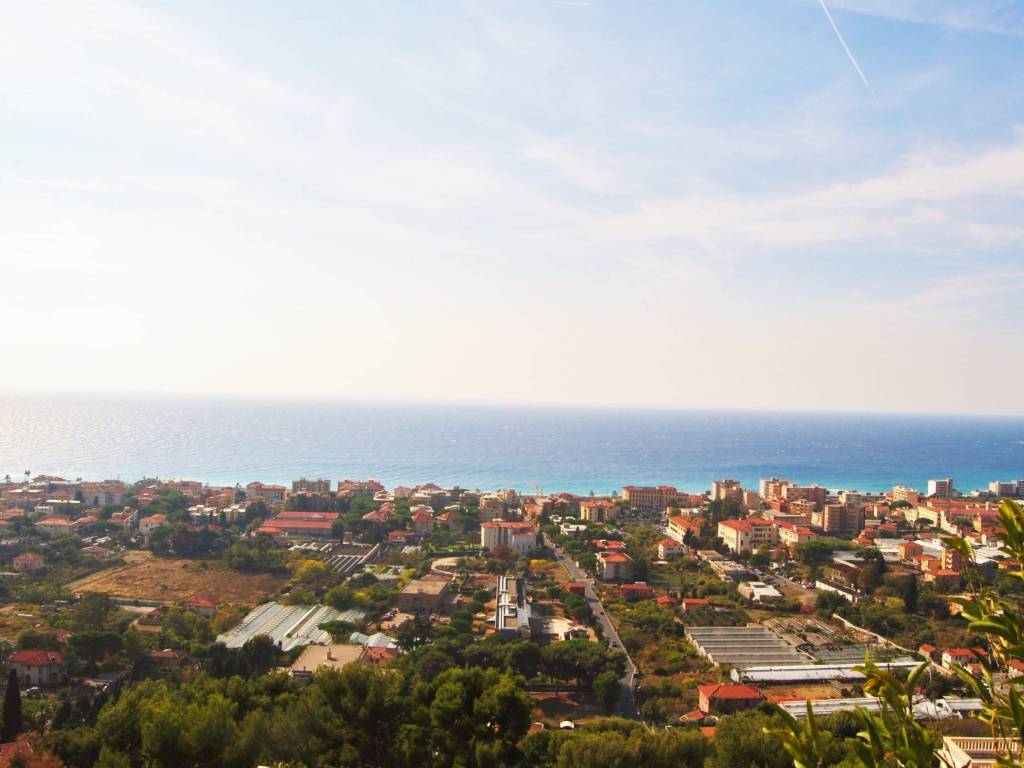 casa indipendente in vendita a Bordighera