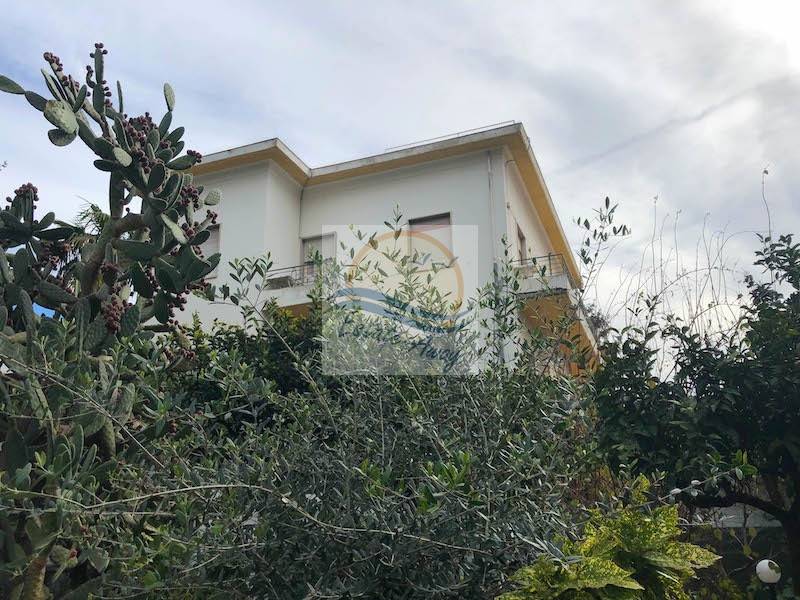 casa indipendente in vendita a Bordighera