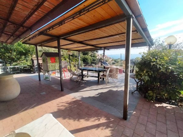 casa indipendente in vendita a Bordighera