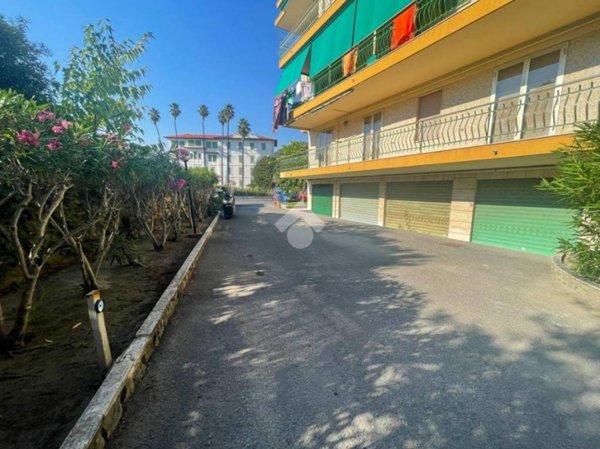 box auto in vendita a Bordighera