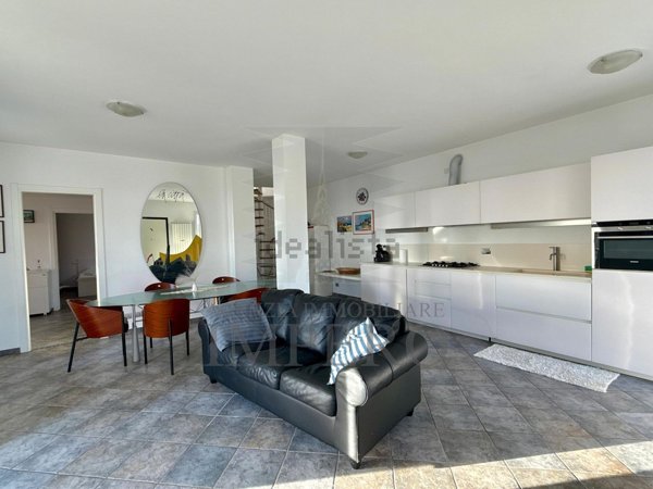 casa indipendente in vendita a Bordighera