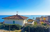 casa indipendente in vendita a Bordighera