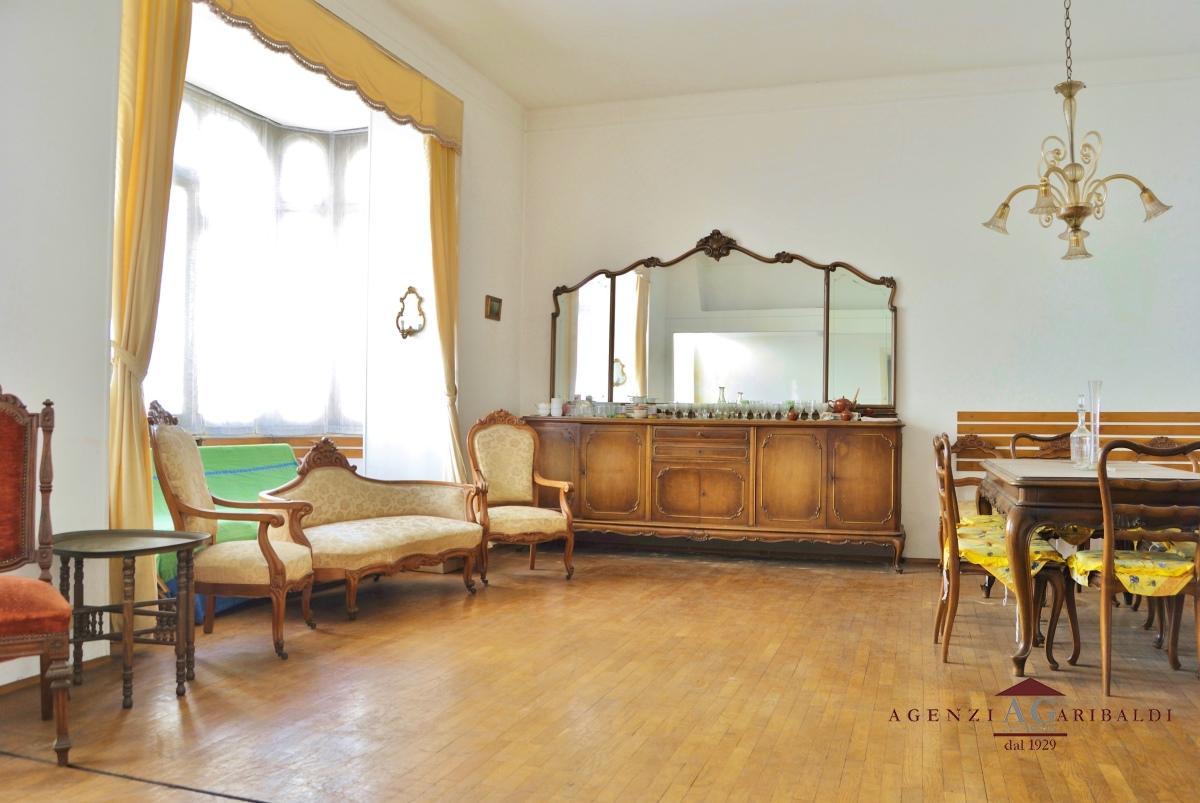 casa indipendente in vendita a Bordighera