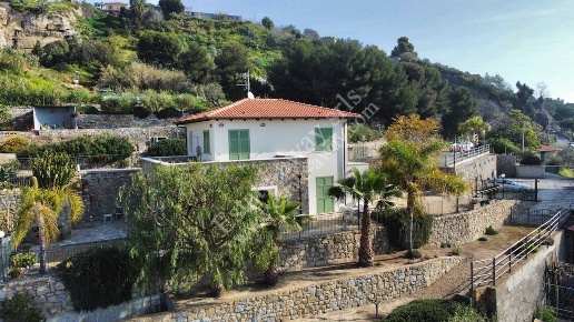 casa indipendente in vendita a Bordighera