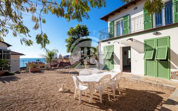 casa indipendente in vendita a Bordighera