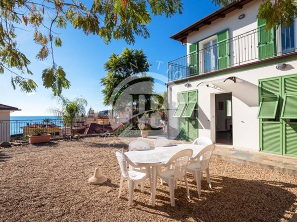 casa indipendente in vendita a Bordighera