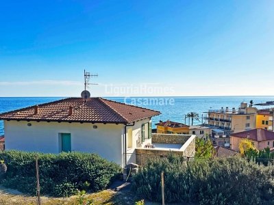 casa indipendente in vendita a Bordighera