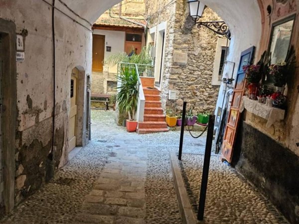 appartamento in vendita a Bordighera in zona Borghetto San Nicolò