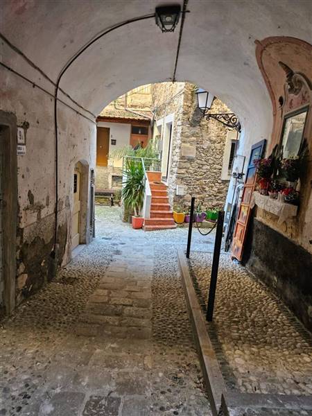 appartamento in vendita a Bordighera in zona Borghetto San Nicolò
