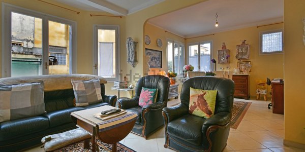 casa indipendente in vendita a Bordighera