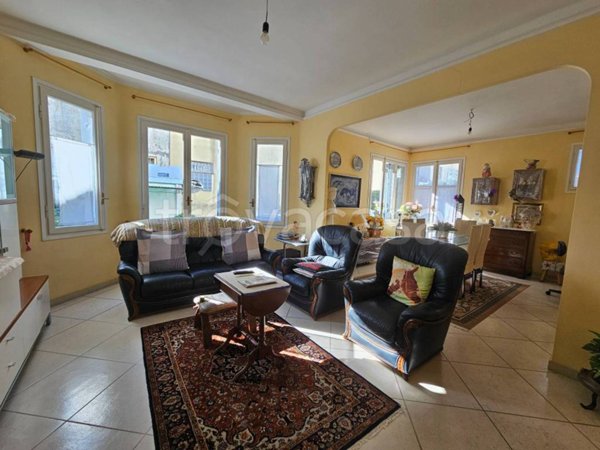 casa indipendente in vendita a Bordighera