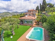 casa indipendente in vendita a Bordighera