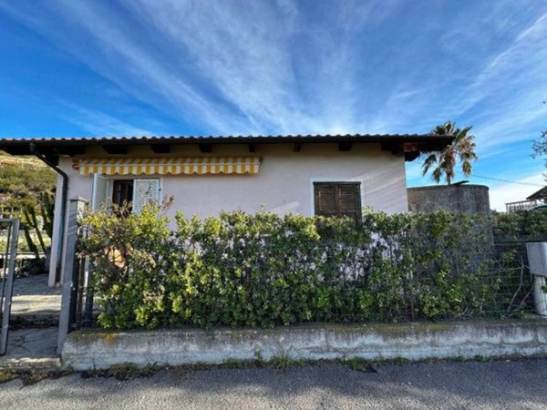 casa indipendente in vendita a Bordighera