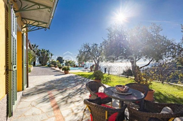 casa indipendente in vendita a Bordighera