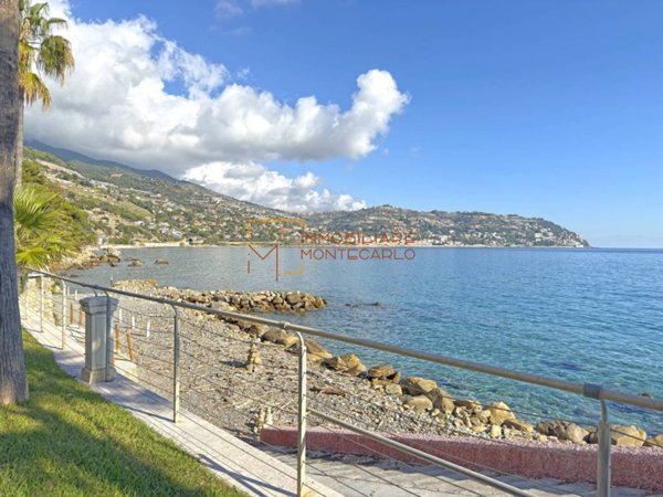casa indipendente in vendita a Bordighera