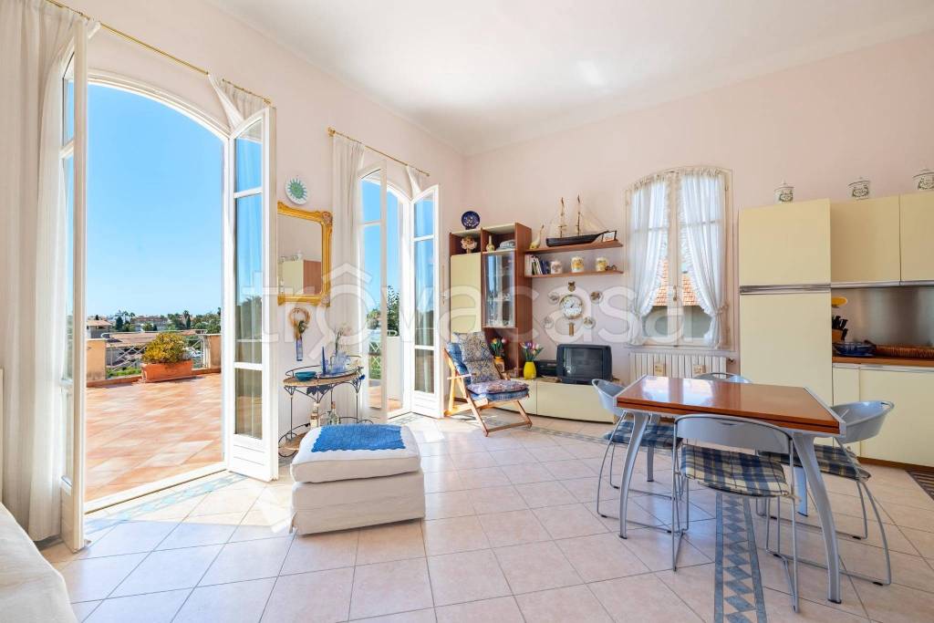 appartamento in vendita a Bordighera