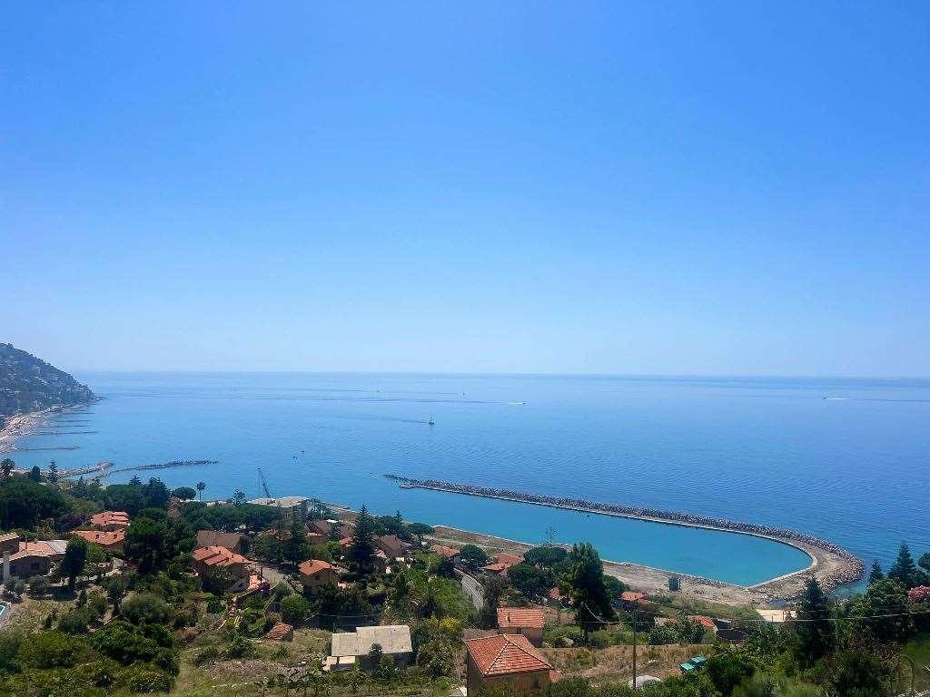casa indipendente in vendita a Bordighera