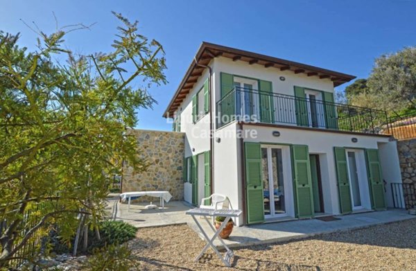 casa indipendente in vendita a Bordighera
