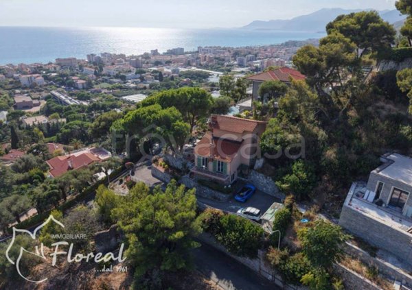 casa indipendente in vendita a Bordighera