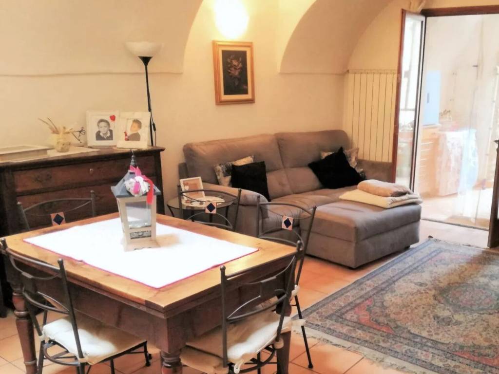 appartamento in vendita a Bordighera in zona Borghetto San Nicolò