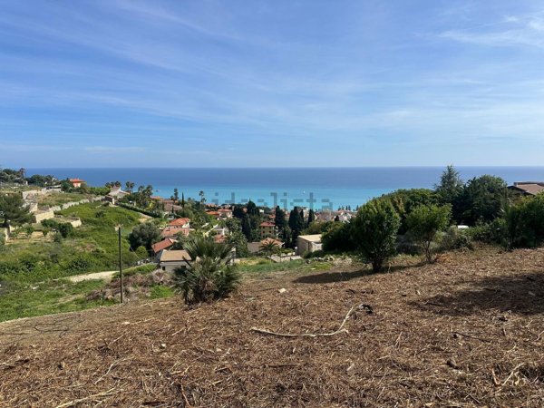 casa indipendente in vendita a Bordighera