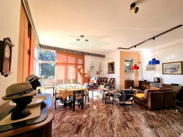 casa indipendente in vendita a Bordighera