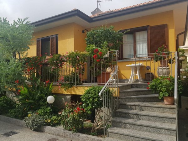 casa indipendente in vendita a Bordighera