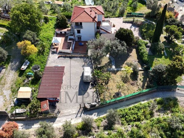 casa indipendente in vendita a Bordighera