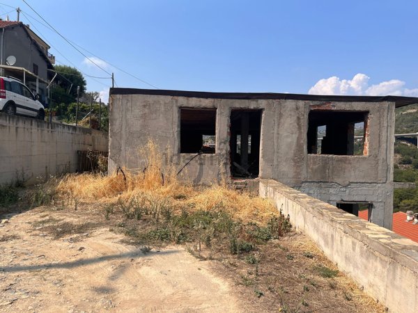 casale in vendita a Bordighera