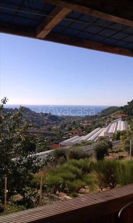 casa indipendente in vendita a Bordighera