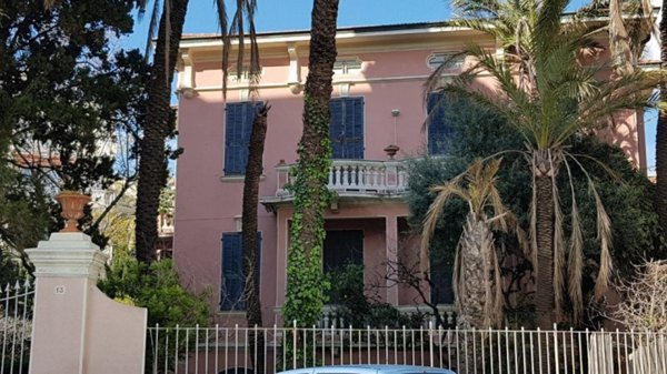 casa indipendente in vendita a Bordighera